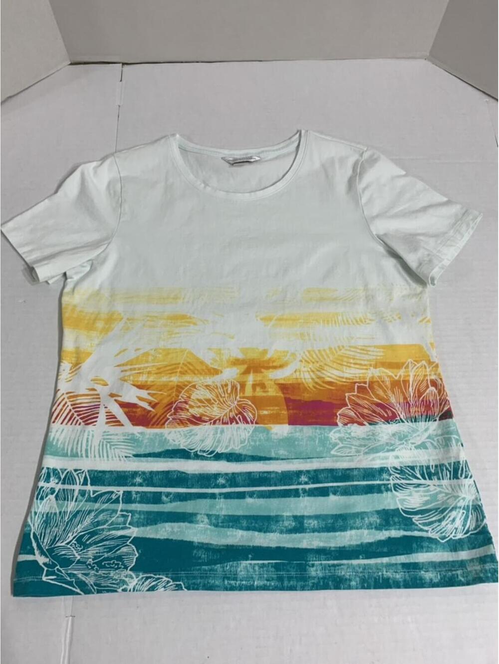 Christopher and Banks Womans Size Large Graphic Cool White Beach SceneT Shirt